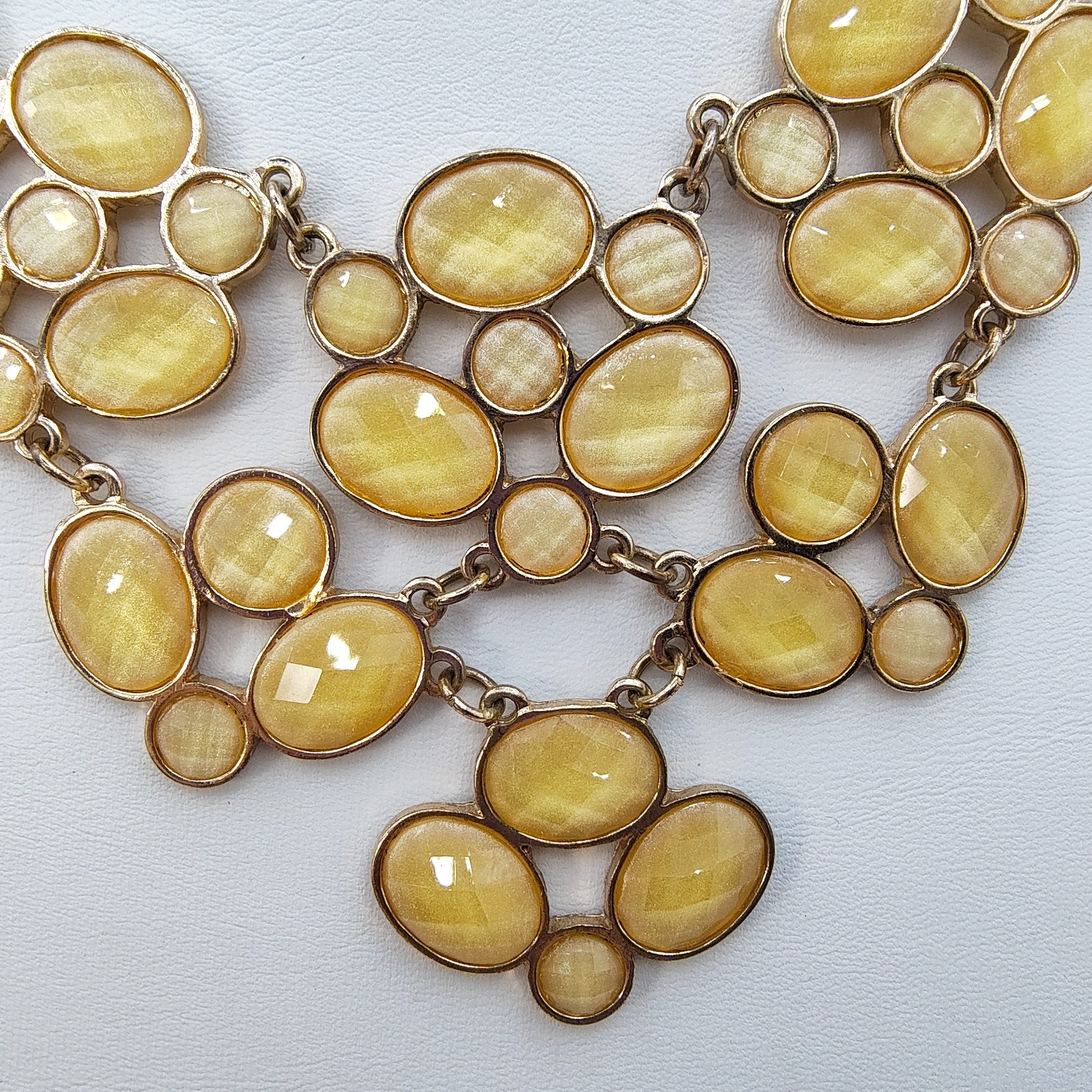 Maximalist Mod Style Bib Statement Necklace Gold Tone Faceted Acrylic