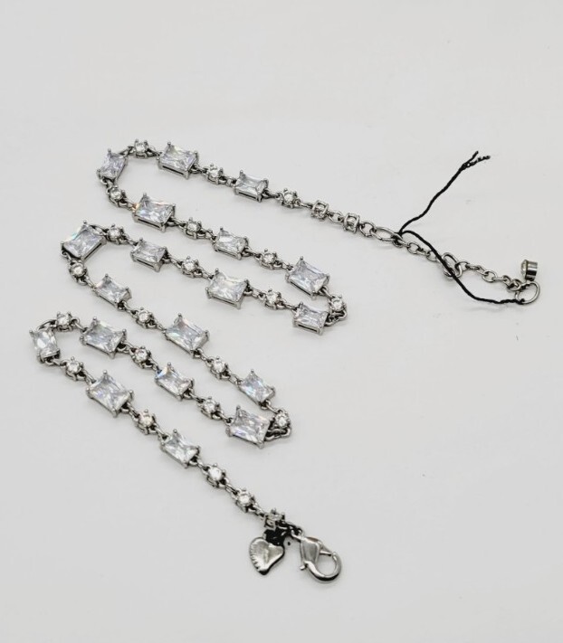 Carolee Crystal Emerald Shape Silver Tone Necklace Lobster Clasp 17.5 in ELEGANT