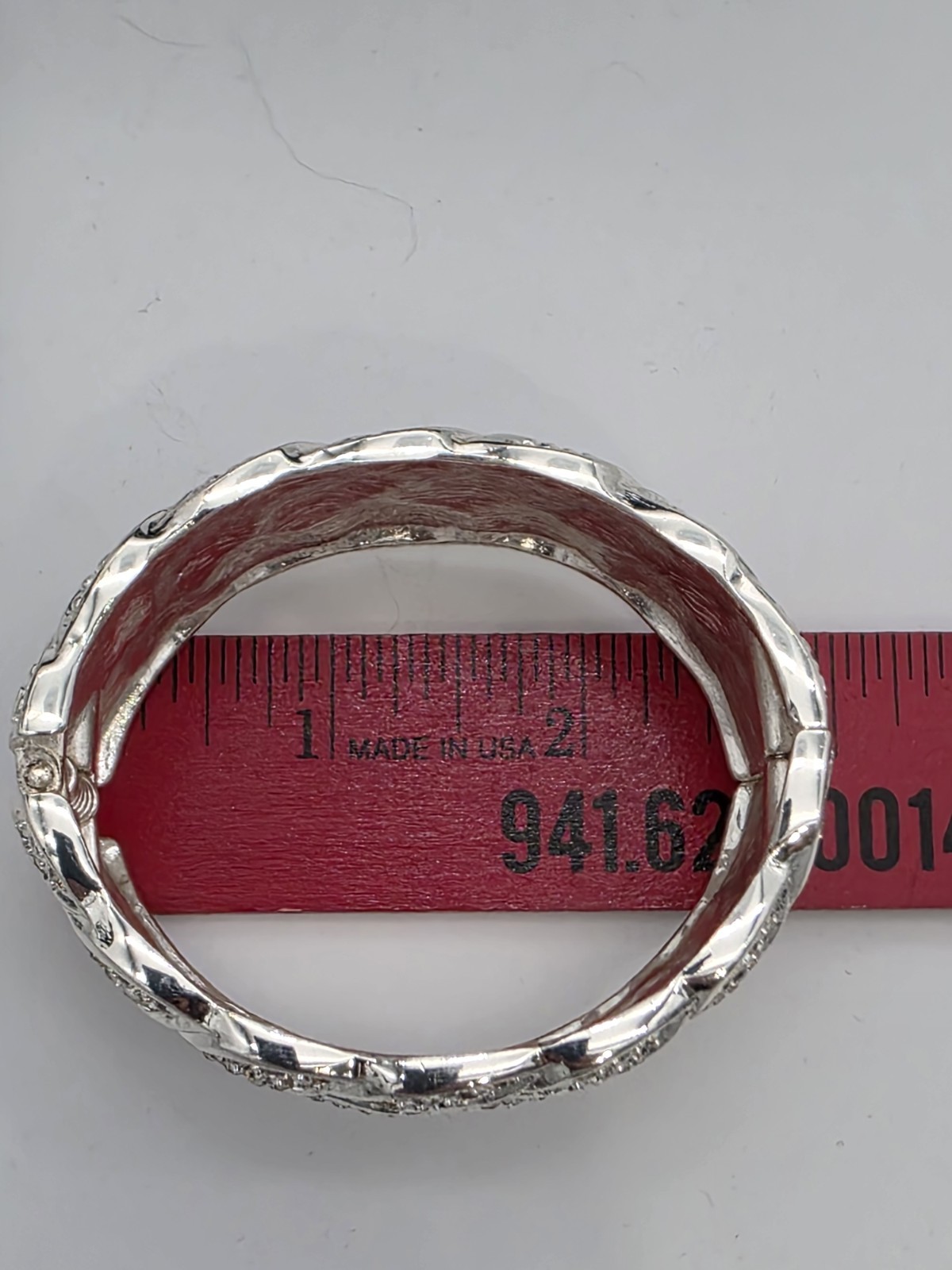 Bracelet Bangle Hinged Silvertone w/ Rhinestones Item#0116