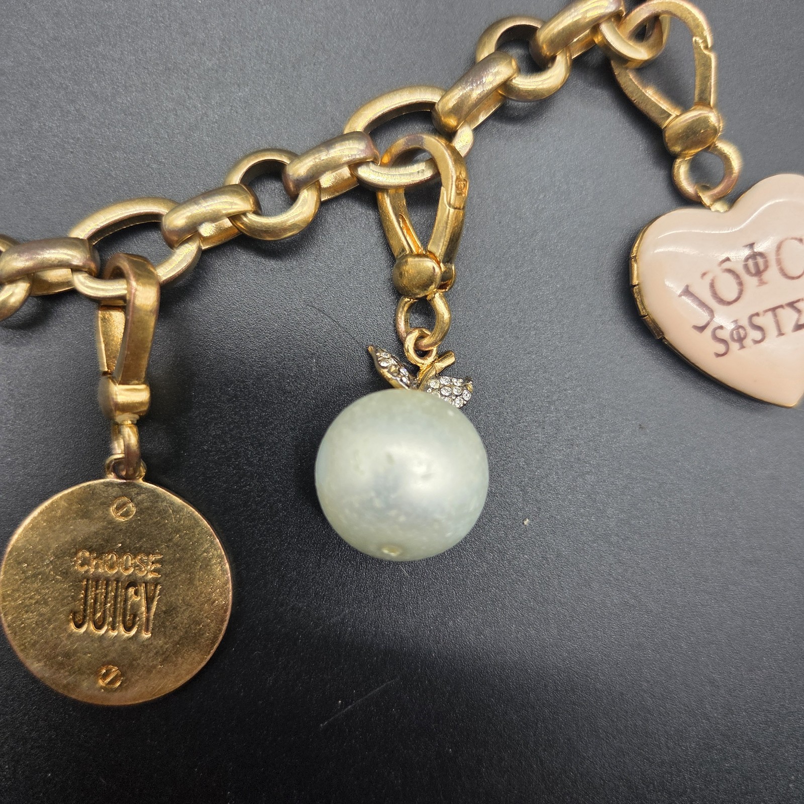 Juicy Couture Gold Tone Signed Enamel Heart Dangle Charm Bracelet 7 1/2 inch