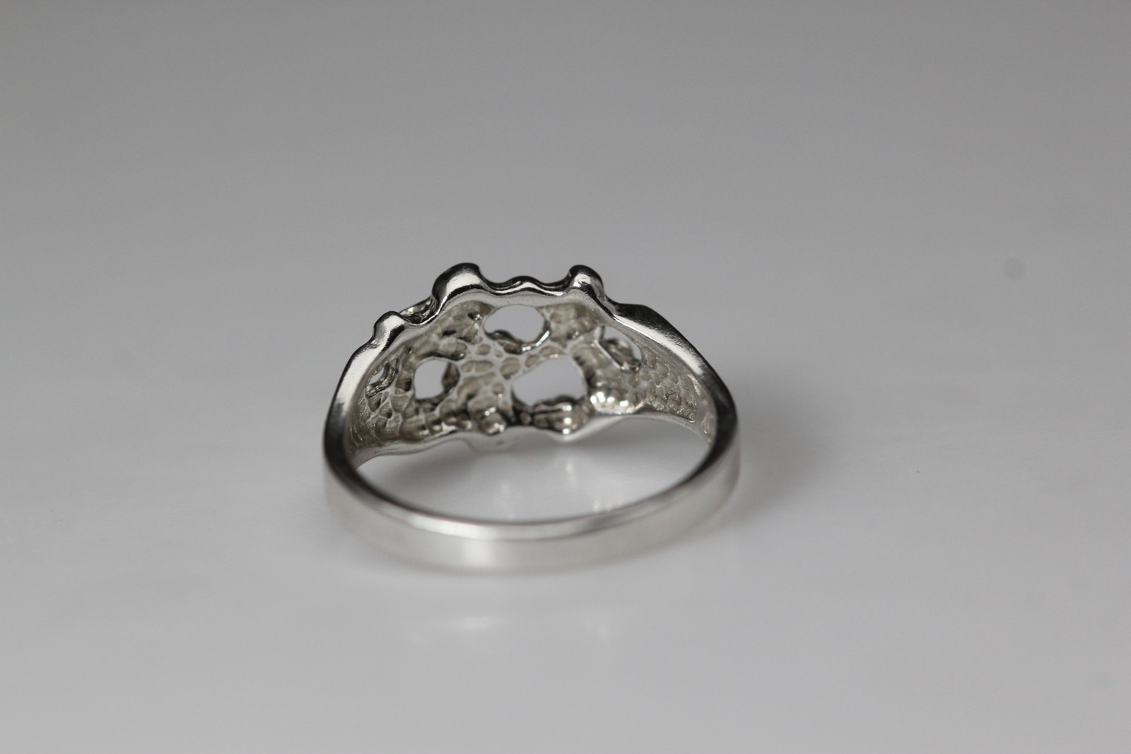 925 Sterling Silver Pierced Nugget Size 5.75 Ring 2.4 Grams (RIN9672)