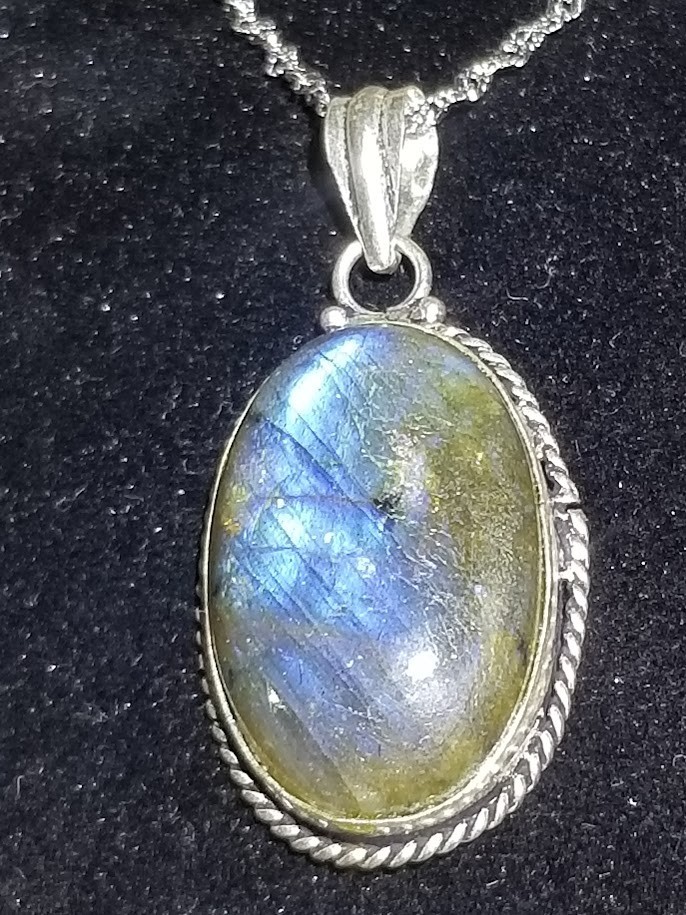 Large Oval Labradorite Gemstone Flashy/Fiery/Blue Fire Stone Necklace Pendant