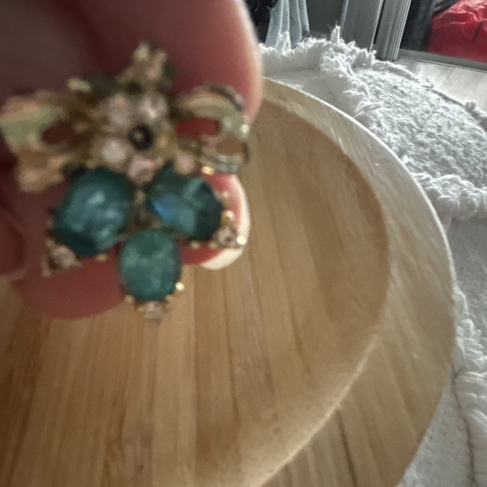 VTG Estate Gold Tone Blue Crystal Bow Screw On Earrings Set
