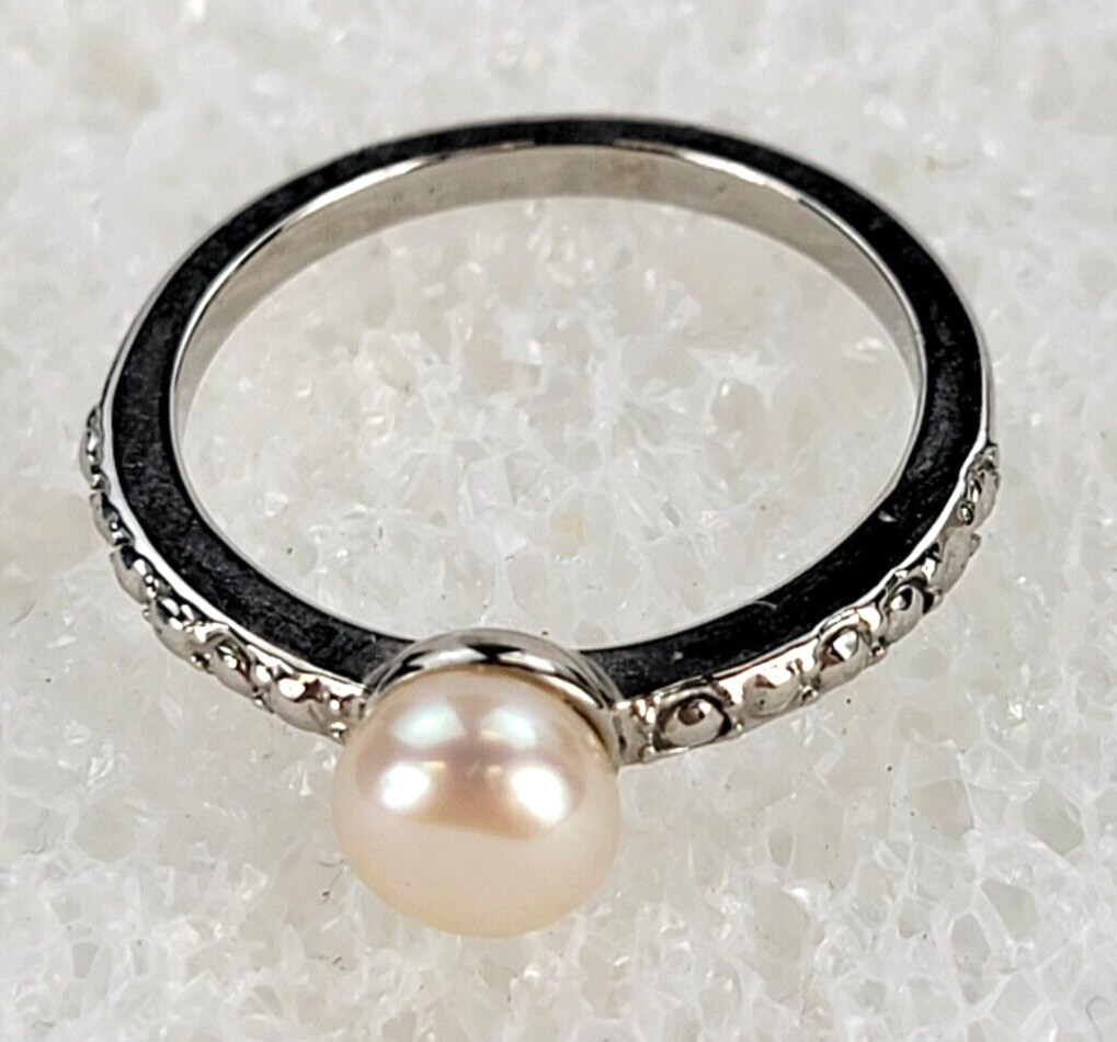 Silver-Tone Natural Cream Pearl Size 7