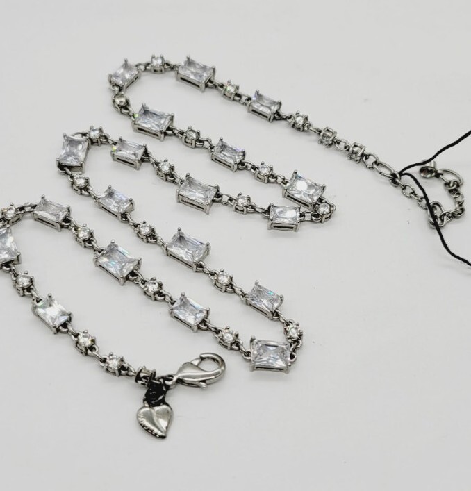 Carolee Crystal Emerald Shape Silver Tone Necklace Lobster Clasp 17.5 in ELEGANT