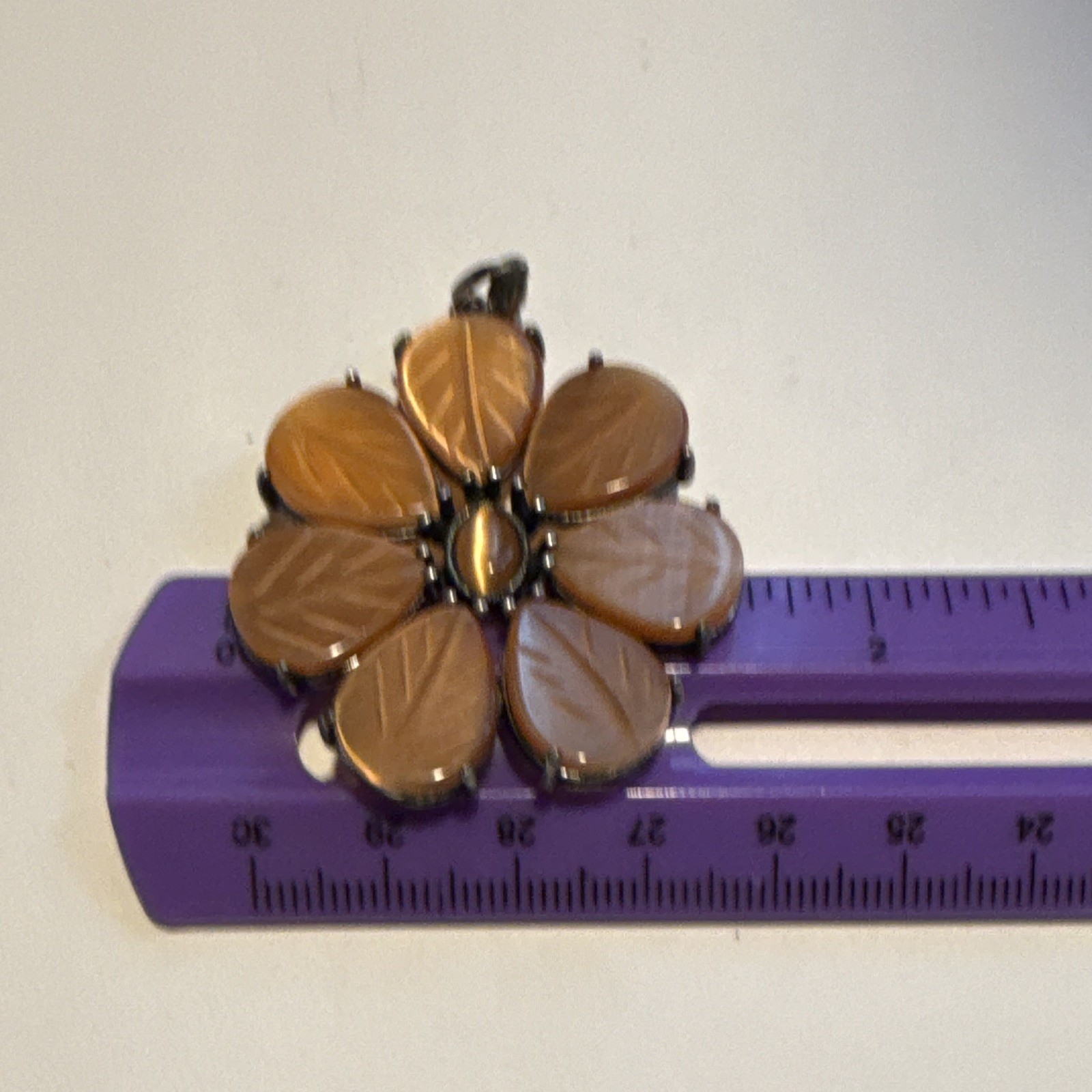 VINTAGE ORANGE MOLDED GLASS LEAF FLOWER BROOCH PIN CATS EYE CENTER 925