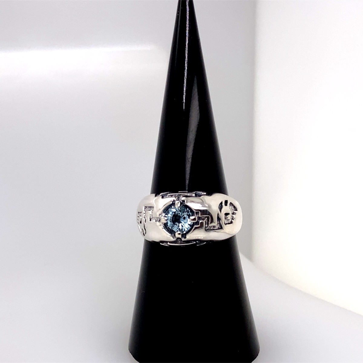 KAbana Topaz Sterling Silver Carved Ring (DG7214804)