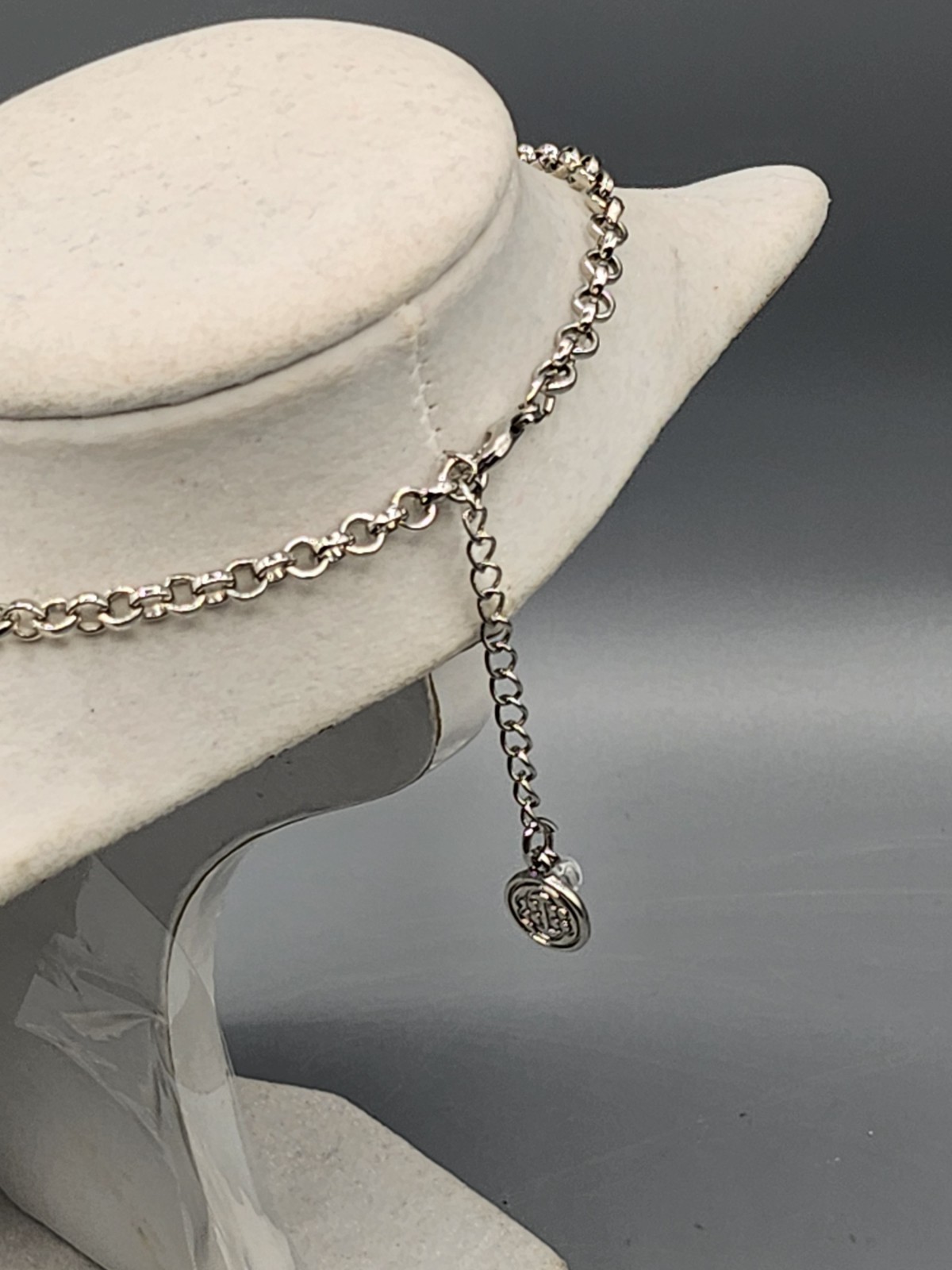 Bill Blass Hammered Silver Tone Necklace Square Pendants Bead Chain 18″