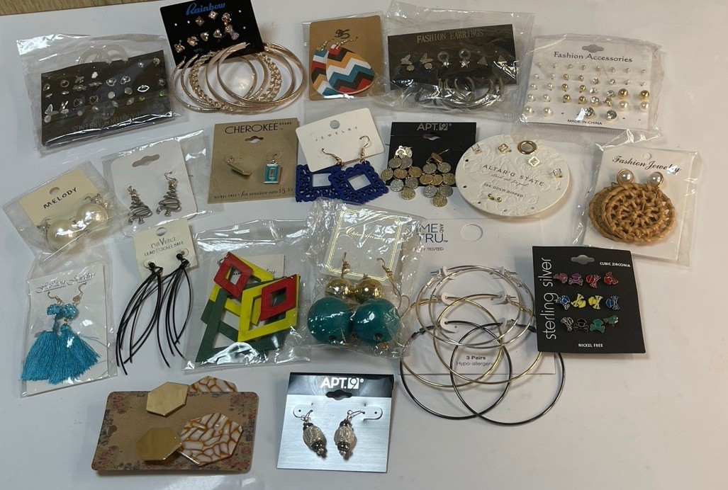 New 69 Pairs Pierced Earrings