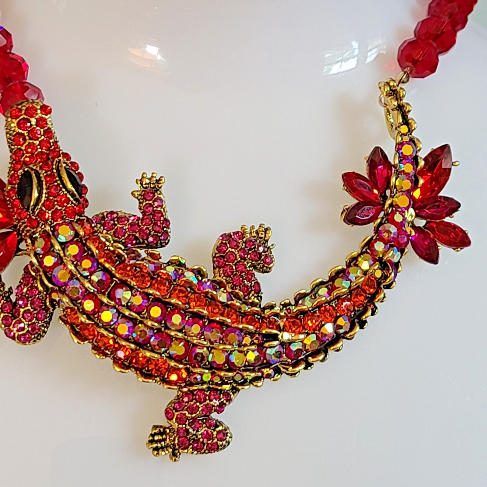 FABULOUS WOWSER STATEMENT NECKLACE COLLAR BIB RED PINK AURORA BOREALIS CROCODILE