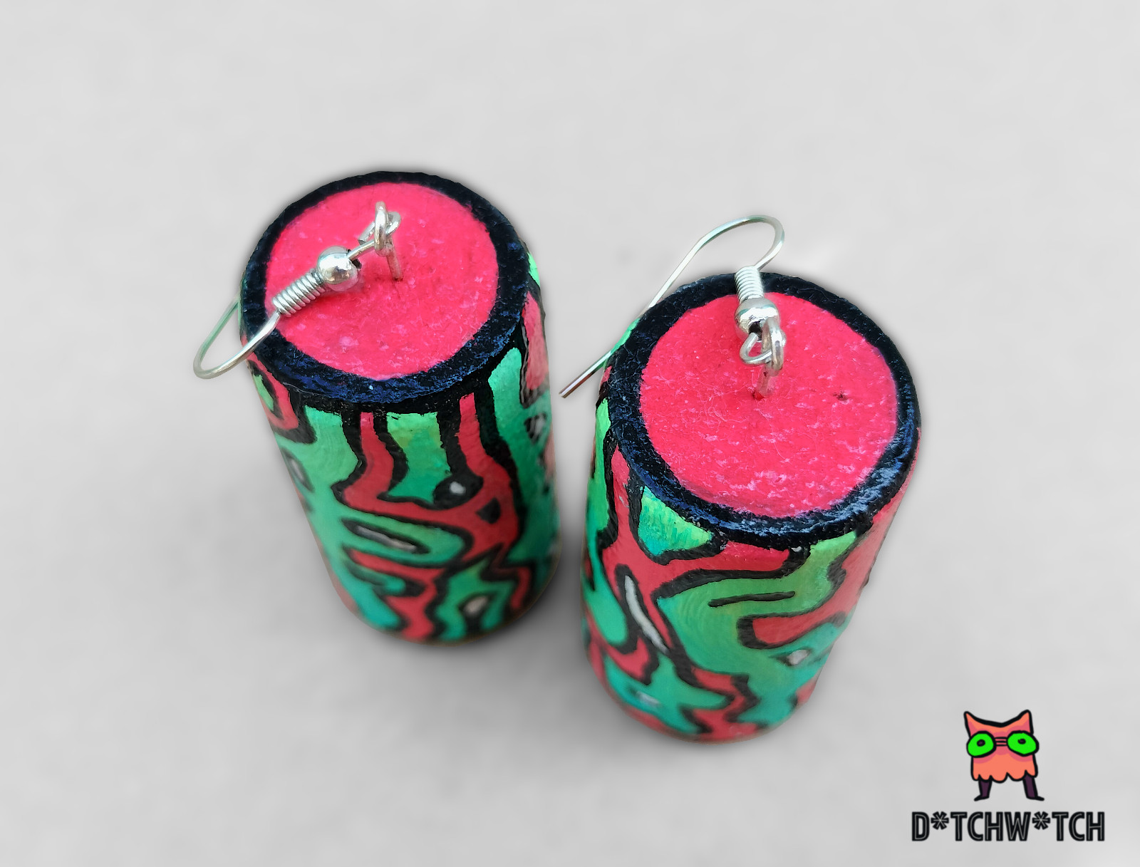 Hand-painted Bottlecork Earrings – Lava, red & green (Oil Paint)