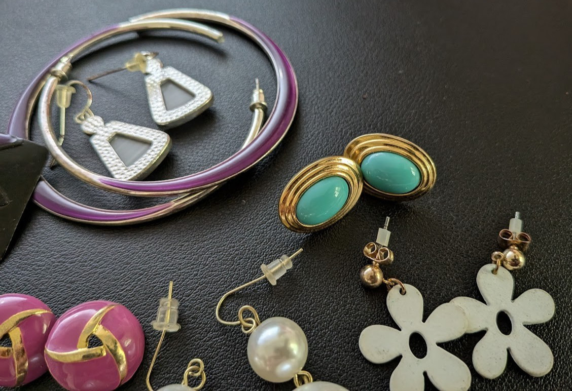10 Pr Vintage Earrings Lot Pierced Retro Enamel Faux Pearl Shell Mixed Material