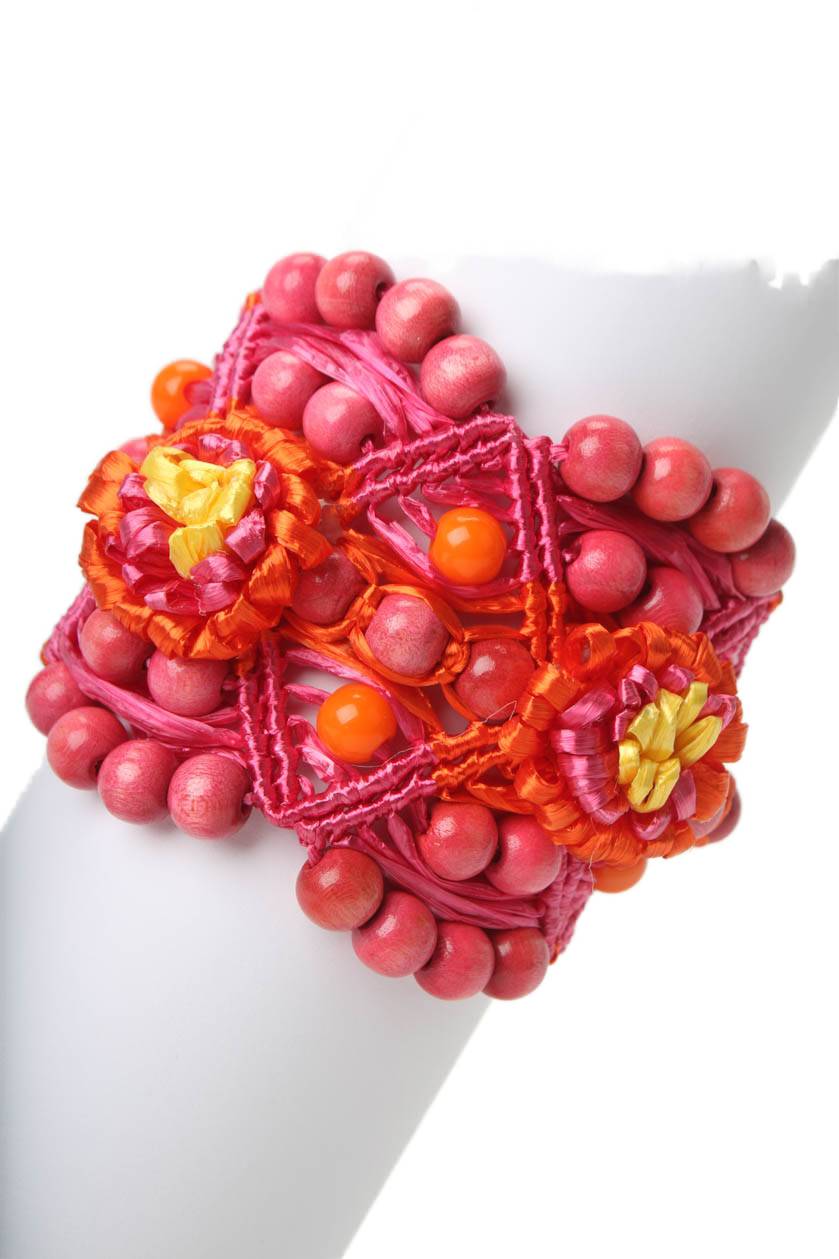 RED Valentino Womens Gold Tone Pink Straw Wood Bead Cuff Bracelet 7.5″