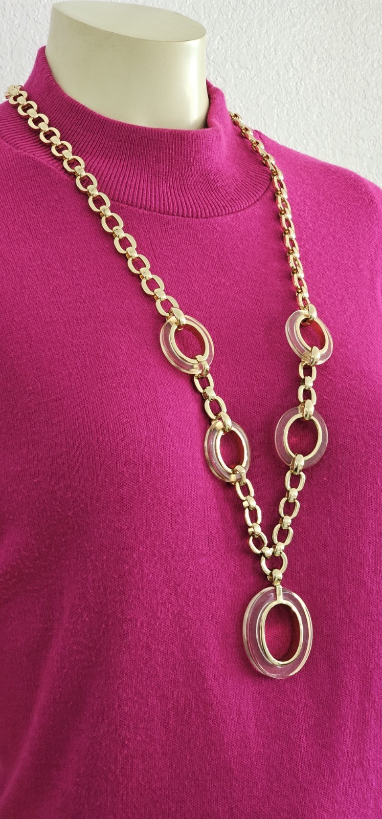 WHBM Women necklace gold tone plastic crystal NWOT in excellent condition