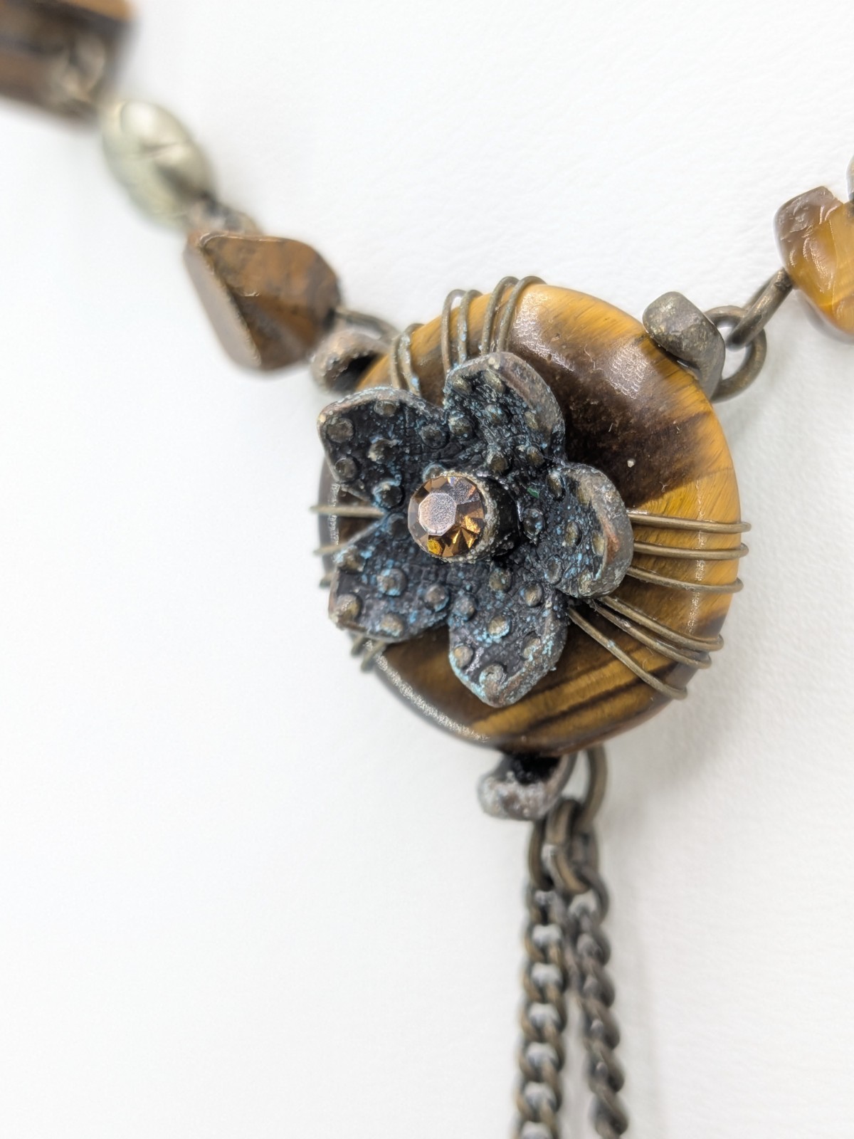 Vintage Avon Tiger Eye Flower Dangle Necklace Brown Stone Bead Chain 15 1/2 In