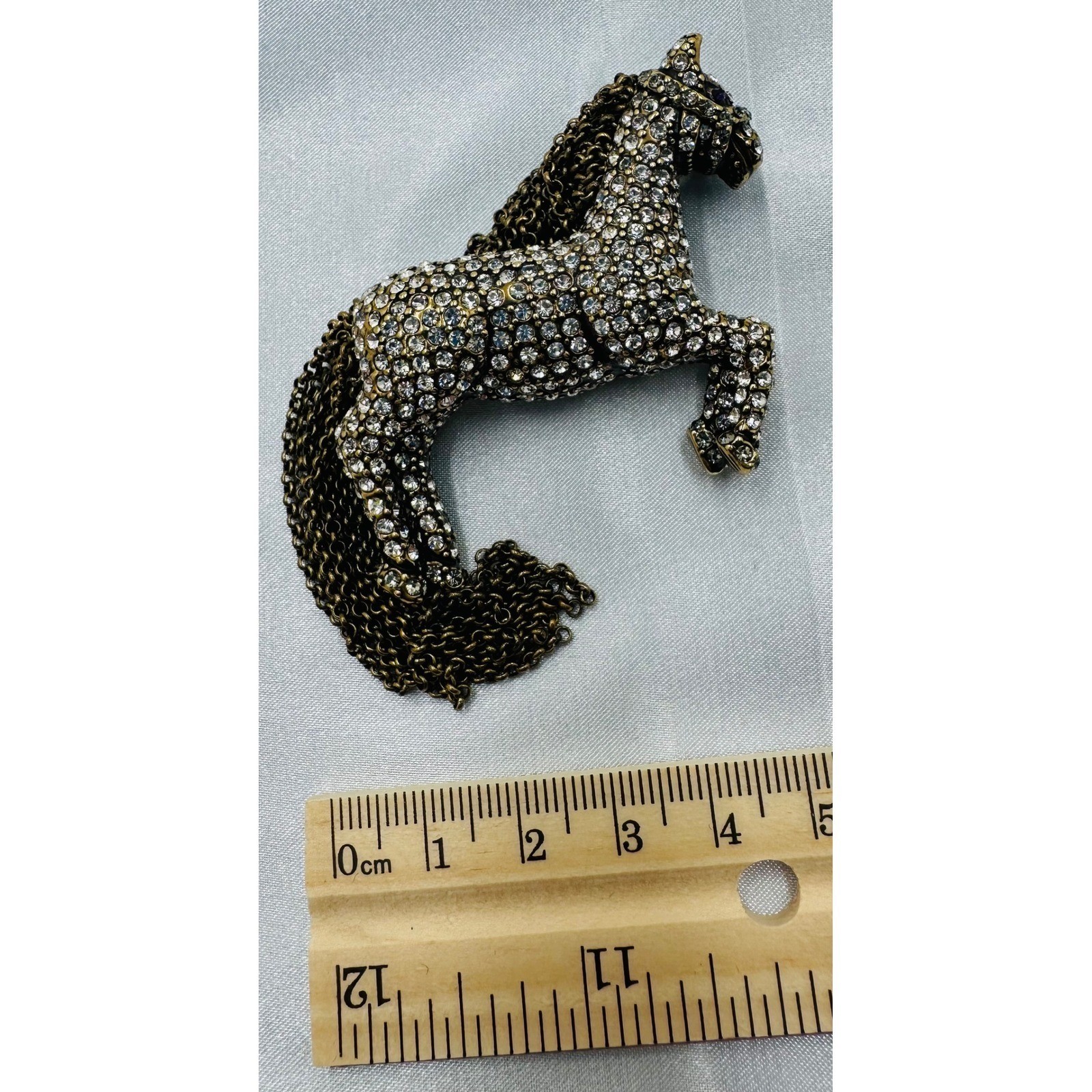 Heidi Daus “Tally Ho” Horse Brooch Pin Crystal Chain Mane and Tail New in Box