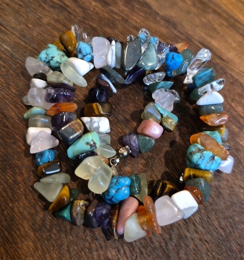 Vtg Colorful Semi-Precious Stone Chip Bead Necklace, Lobster Clasp Closure