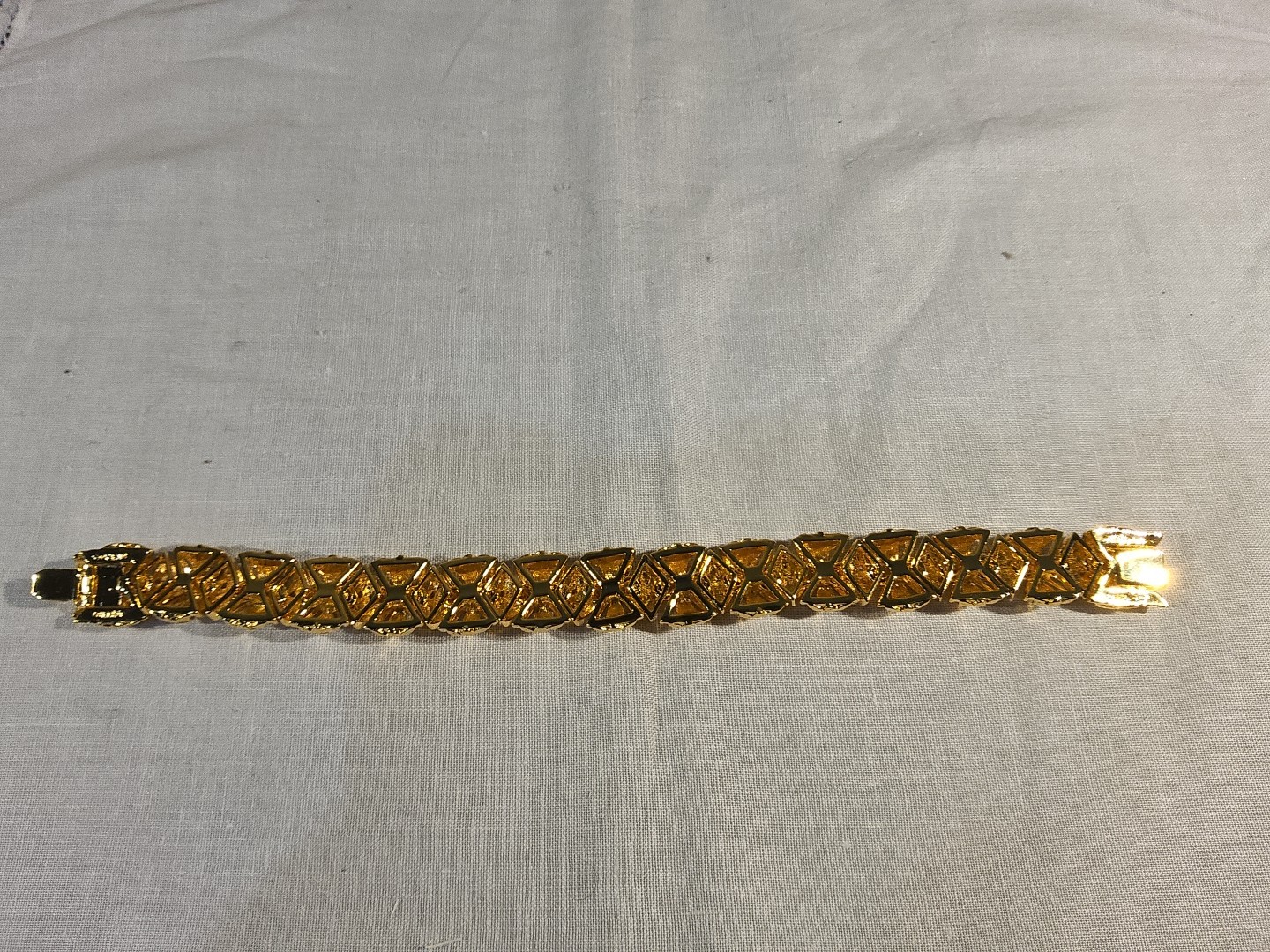 Nolan Miller Michigan Avenue Goldtone Clear Crystal Rhinestones Bracelet 8″