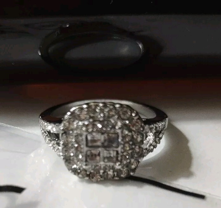 New Women’s Silver Stainless Silver Steel Cubic Zerconia Ring