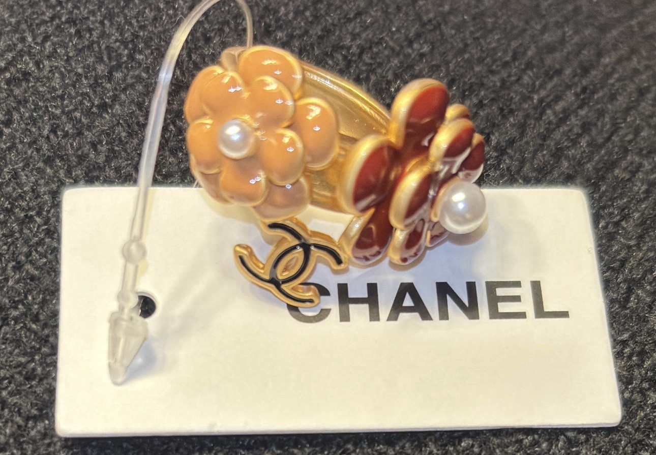 AUTHENTIC Chanel Camellia Floral Ring Spring 2025 Gold Tone Resin Size 7 France