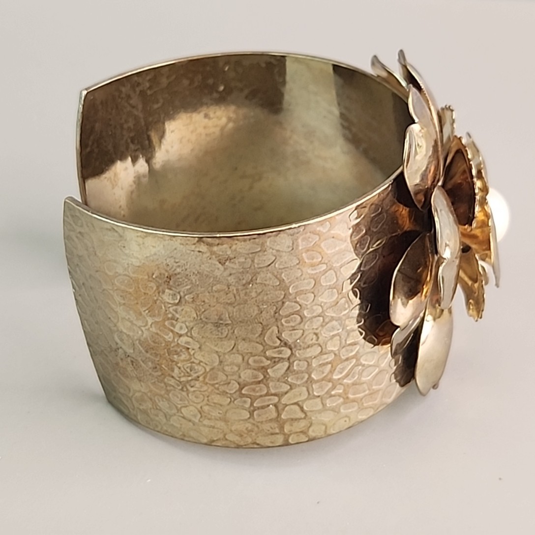 Flower Cuff Bracelet Wide Gold Tone 4cm Statement Chunky Pebble Stamped 7″