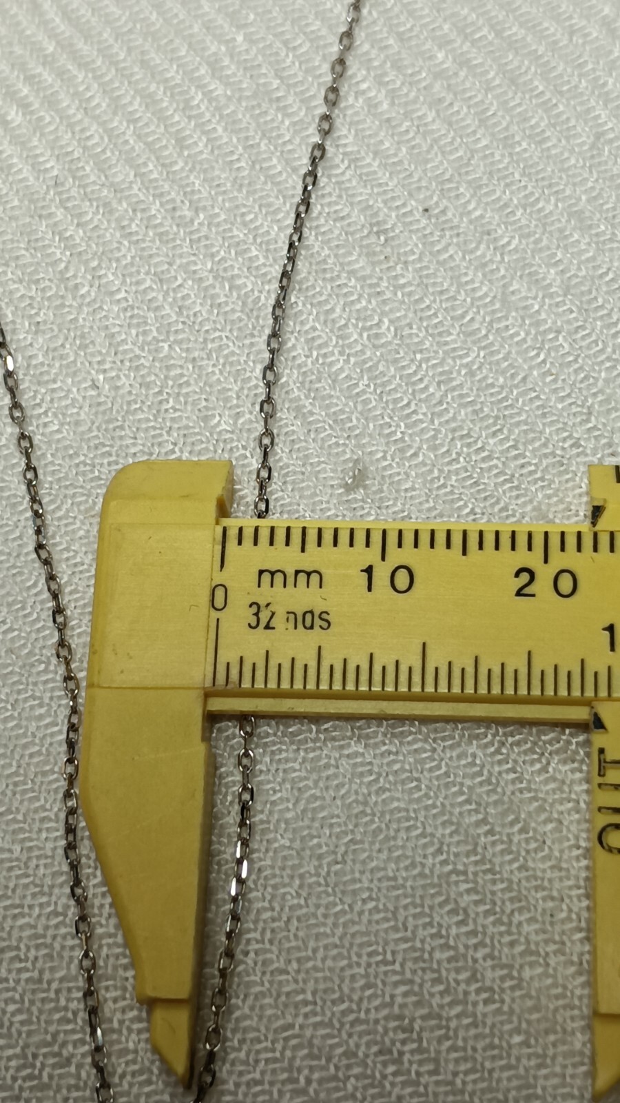 Vintage Sterling Silver Cubic Zirconia Round Pave Cluster Pendant Chain Necklace
