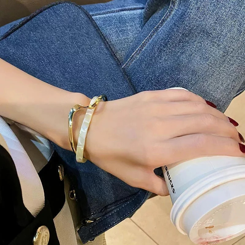 White Shellfish Bracelets, Board Bend Metal Bangles, Women’s Hand Bracelets