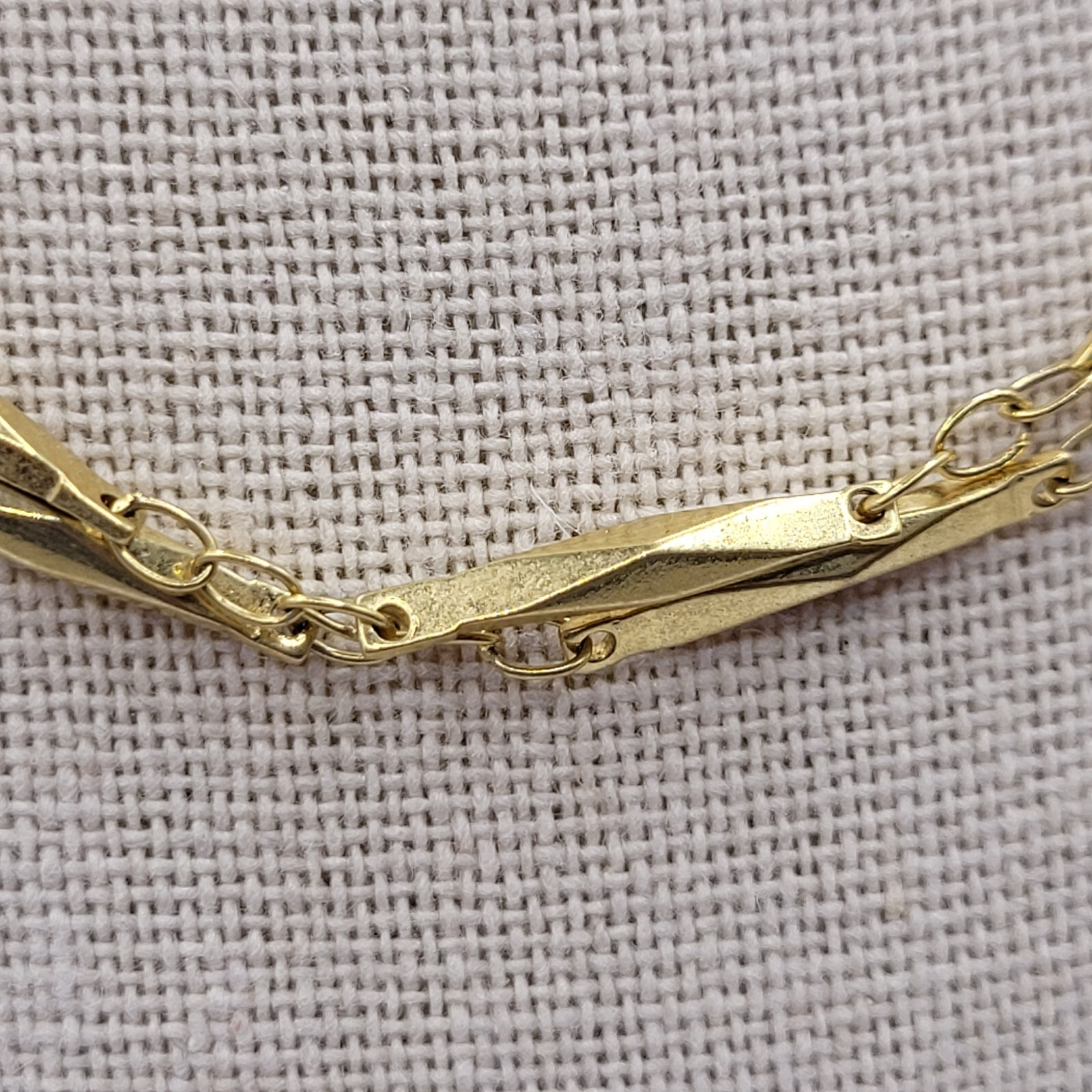 Elegant Elongated Marquise Shape Bar Link Gold Tone Chain Necklace 30.5 Inch