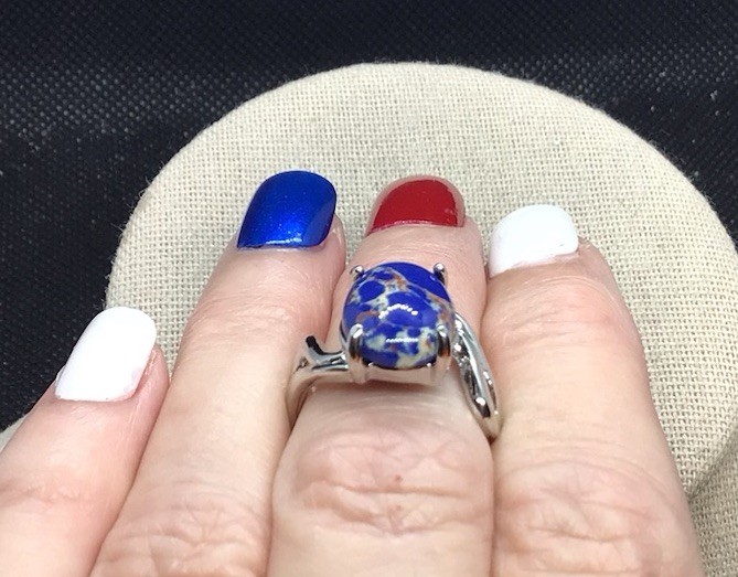 Silver Tone Blue/Tan Line Glass Stone Fashion Ring Sz 7 G387