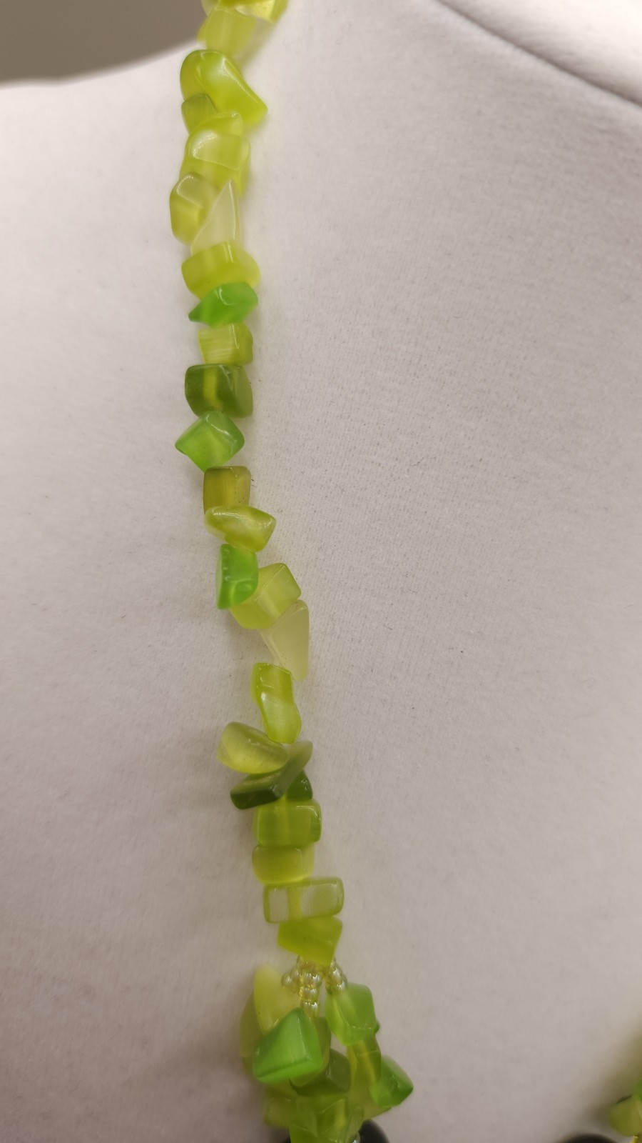 Chunky Lime Olive Green Cats Eye Glass Bead Statement Necklace 18″ Toggle Clasp
