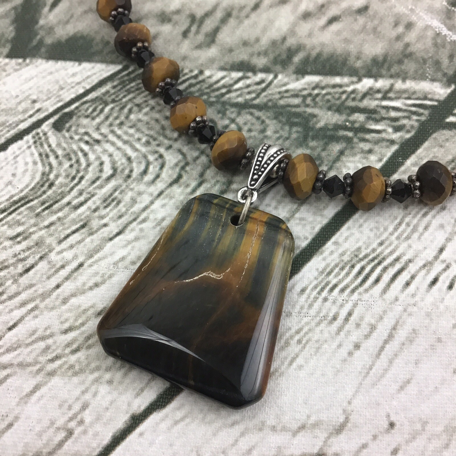 Womens Boho Jewelry Earth-Tone Necklace Polished Cut Glossy Stone Beaded