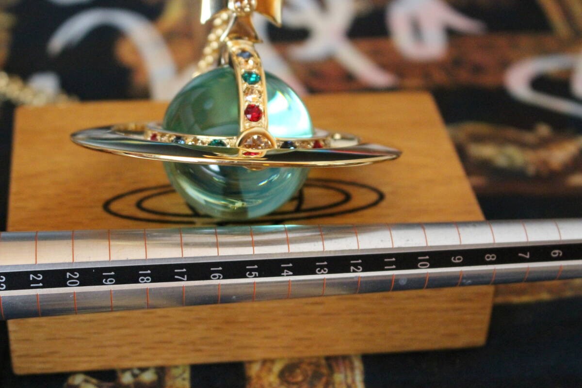 Vivienne Westwood Giant Orb Necklace Green x Gold Unused Excellent Condition