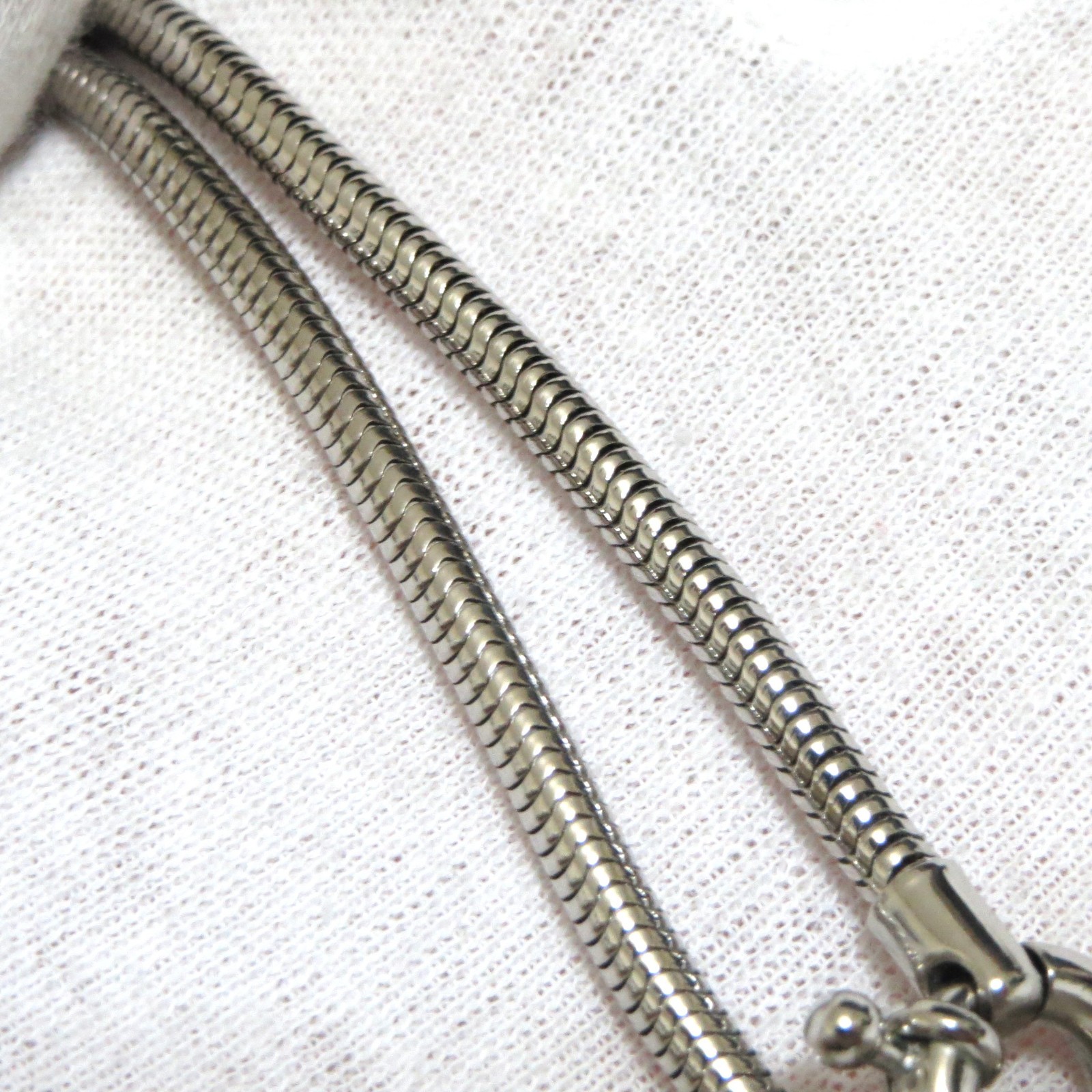Auth Loewe Shell Charm Pendant Necklace Snake Chain Silvertone 40cm/15.7″ Good i