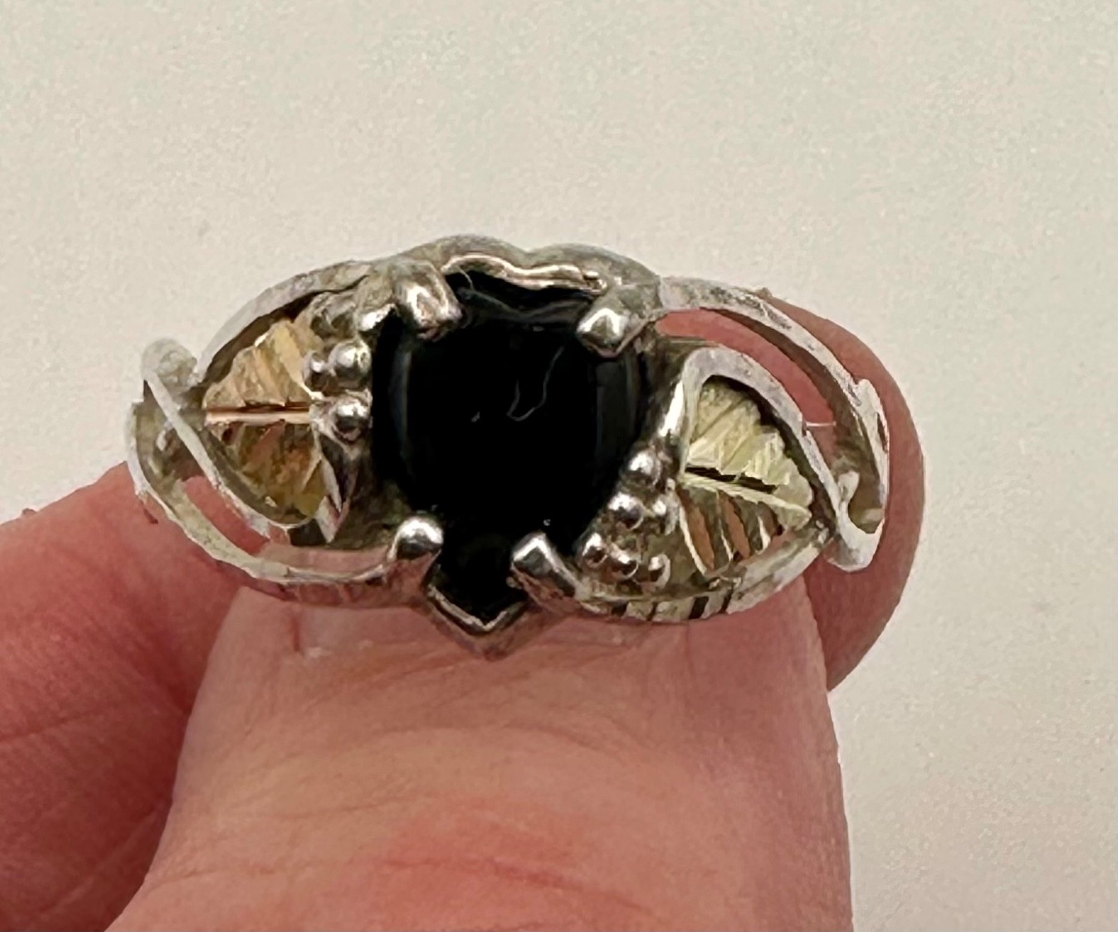 Black Hills Gold Ring Onyx Stone Heart Sterling Silver Band Size 8