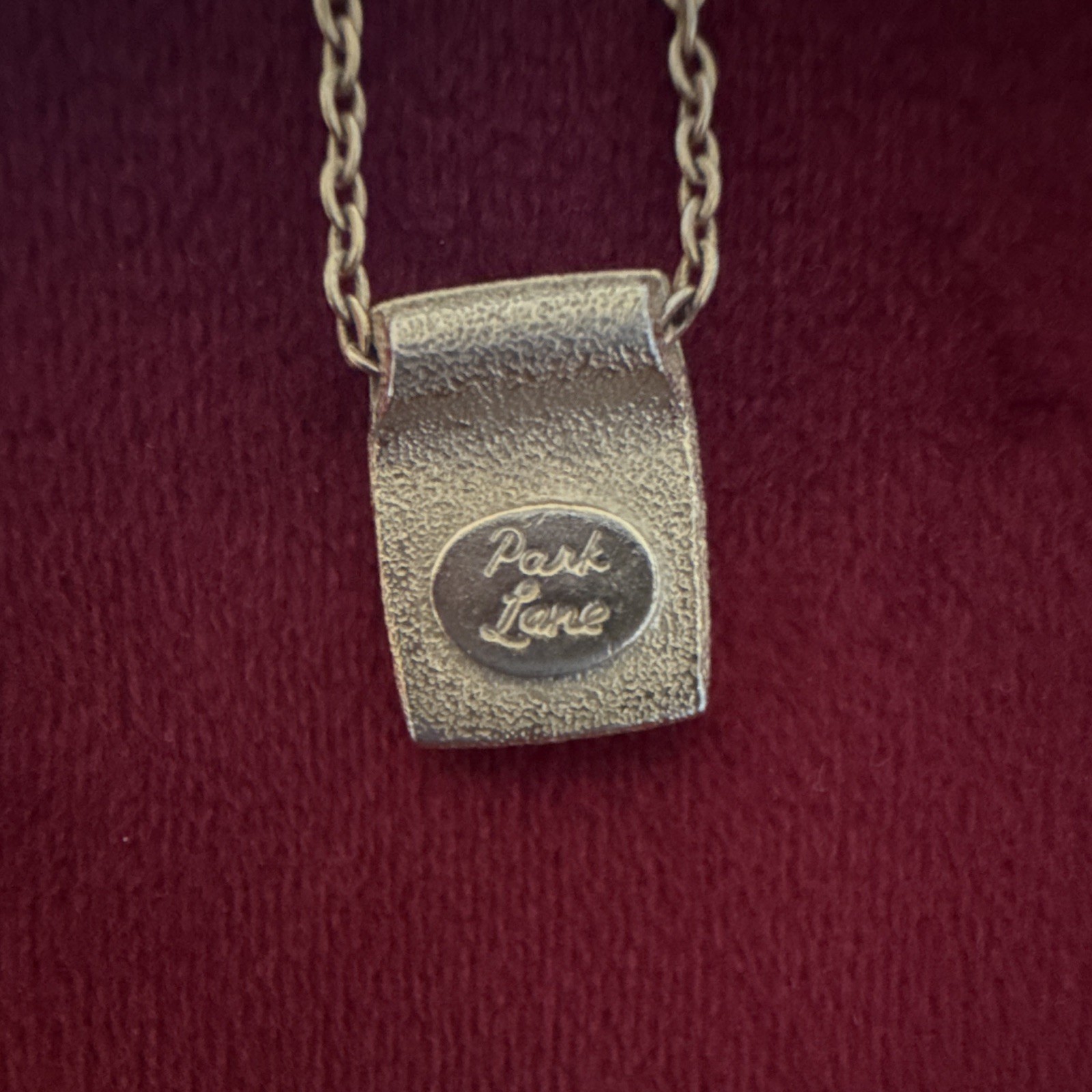 Park Lane Signed Gold Tone Cable Chain Necklace Rectangular Pendant Oval White