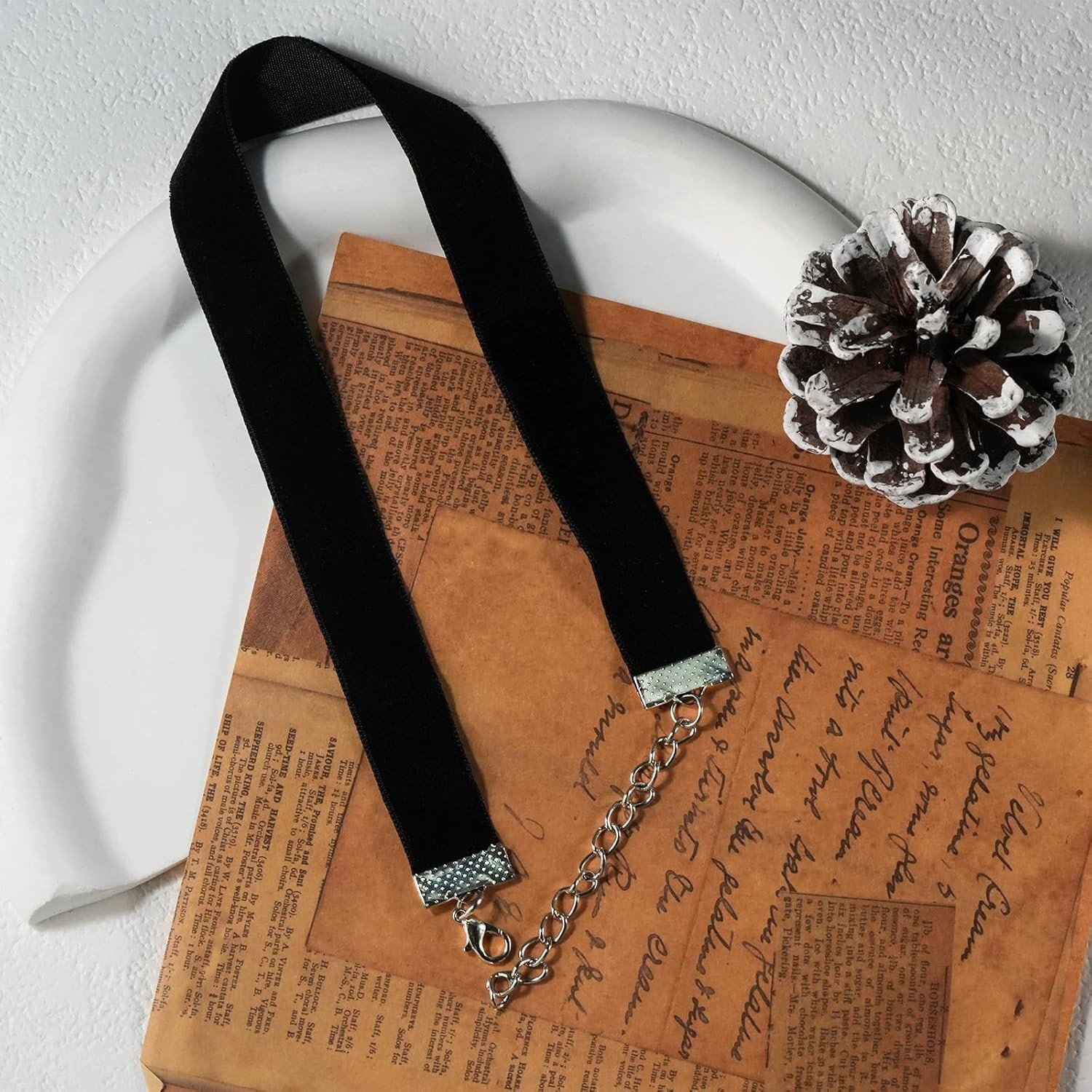 Versatile Black Velvet Lace Choker Necklace – Perfect for Halloween & Parties
