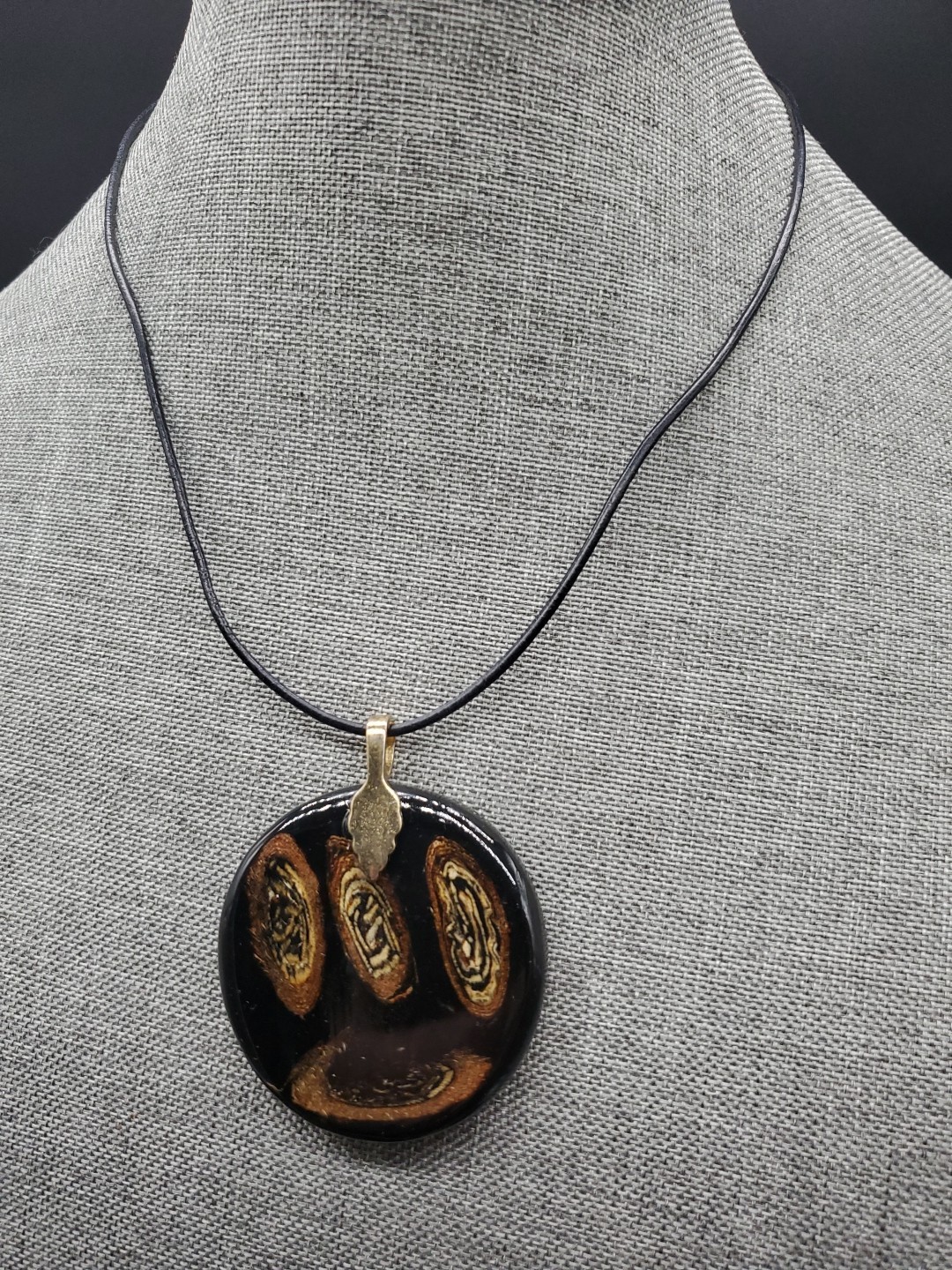 Round Art Boho Pendant Cord Necklace