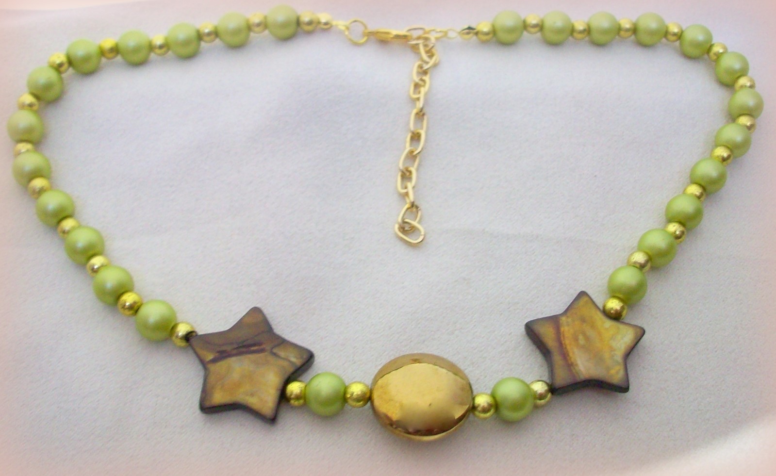 NEW BROWN NATURAL SHELL GREEN FAUX PEARL BEADS NECKLACE 19“ LONG