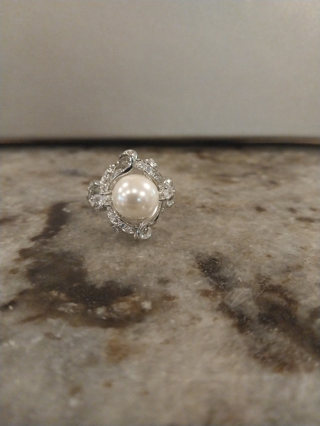 White Shell Pearl, Simulated Diamond Ring in Silvertone (Size 9.0) 1.10 ctw