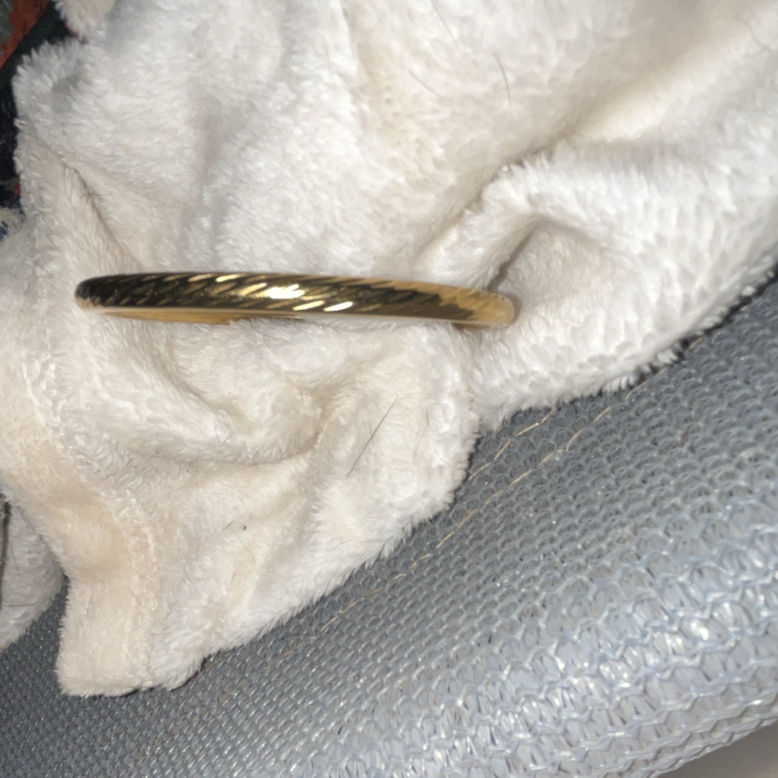 Gold Tone Round Bangle Bracelet, Metal Jewelry, No Stone, Classic Slip-On Style