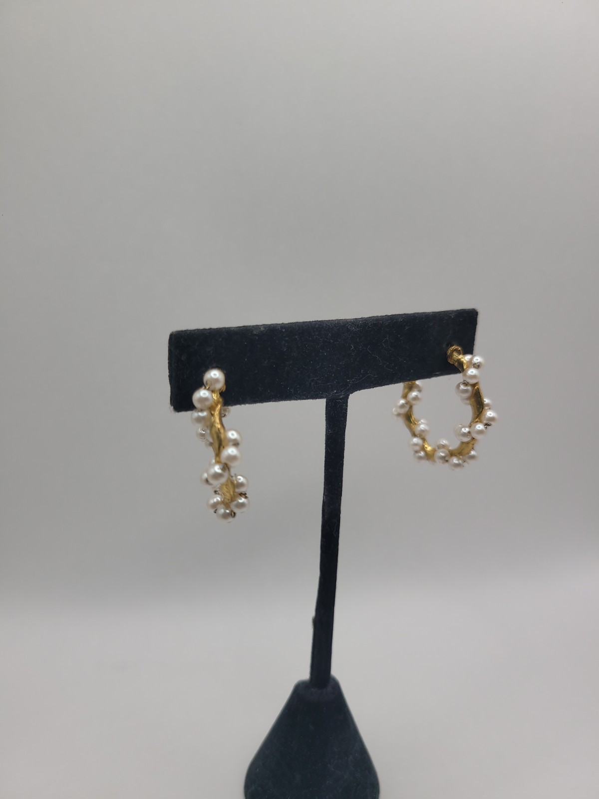 Gold Tone Faux Pearl Cluster Open Hoop Earrings Textured Statement Post Earrings