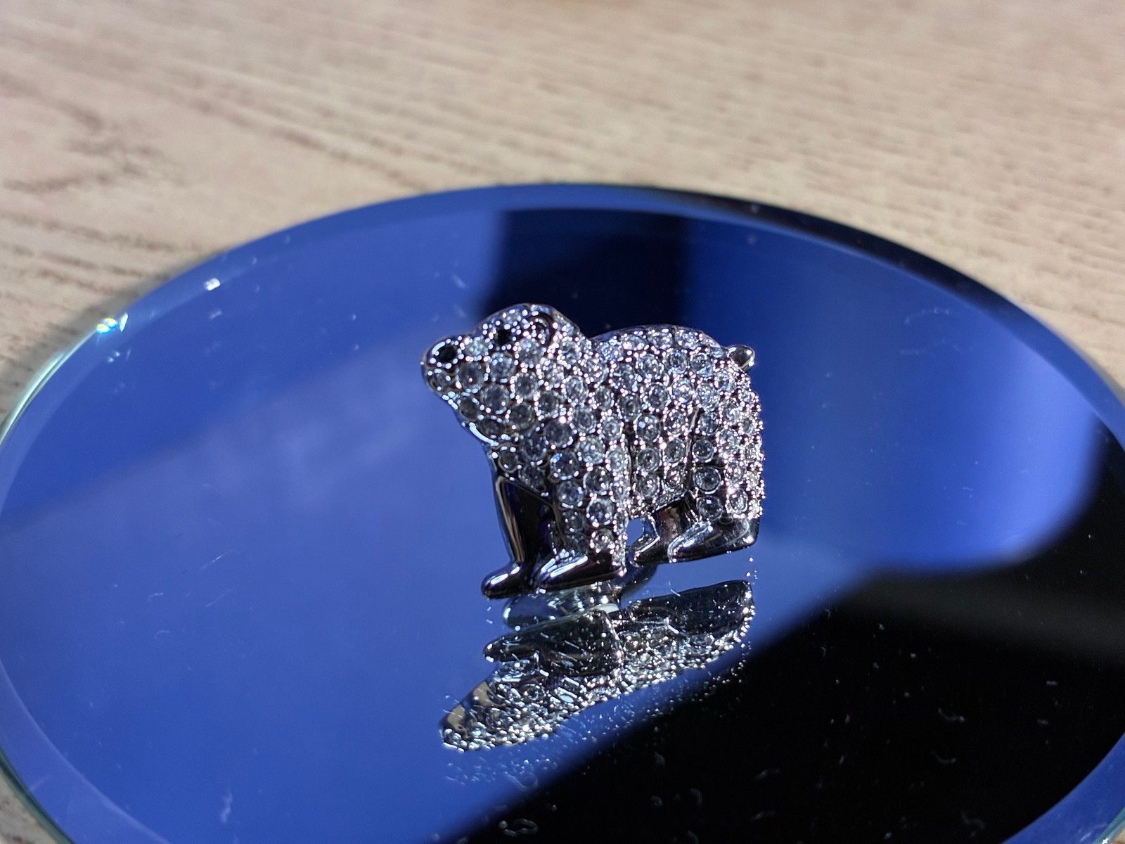 2011 Swarovski Polar Bear Membership Gift Stick Pin