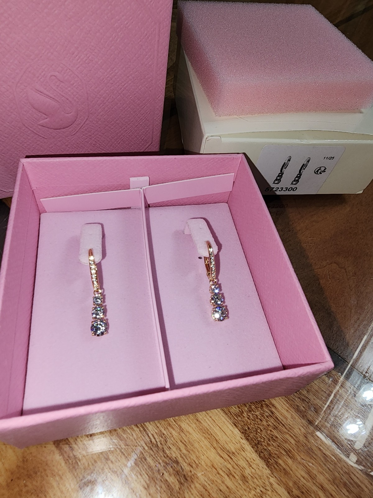 Swarovski Stilla Attract Hoop Earrings Round Cut White, Gold-Tone Plated 5723300