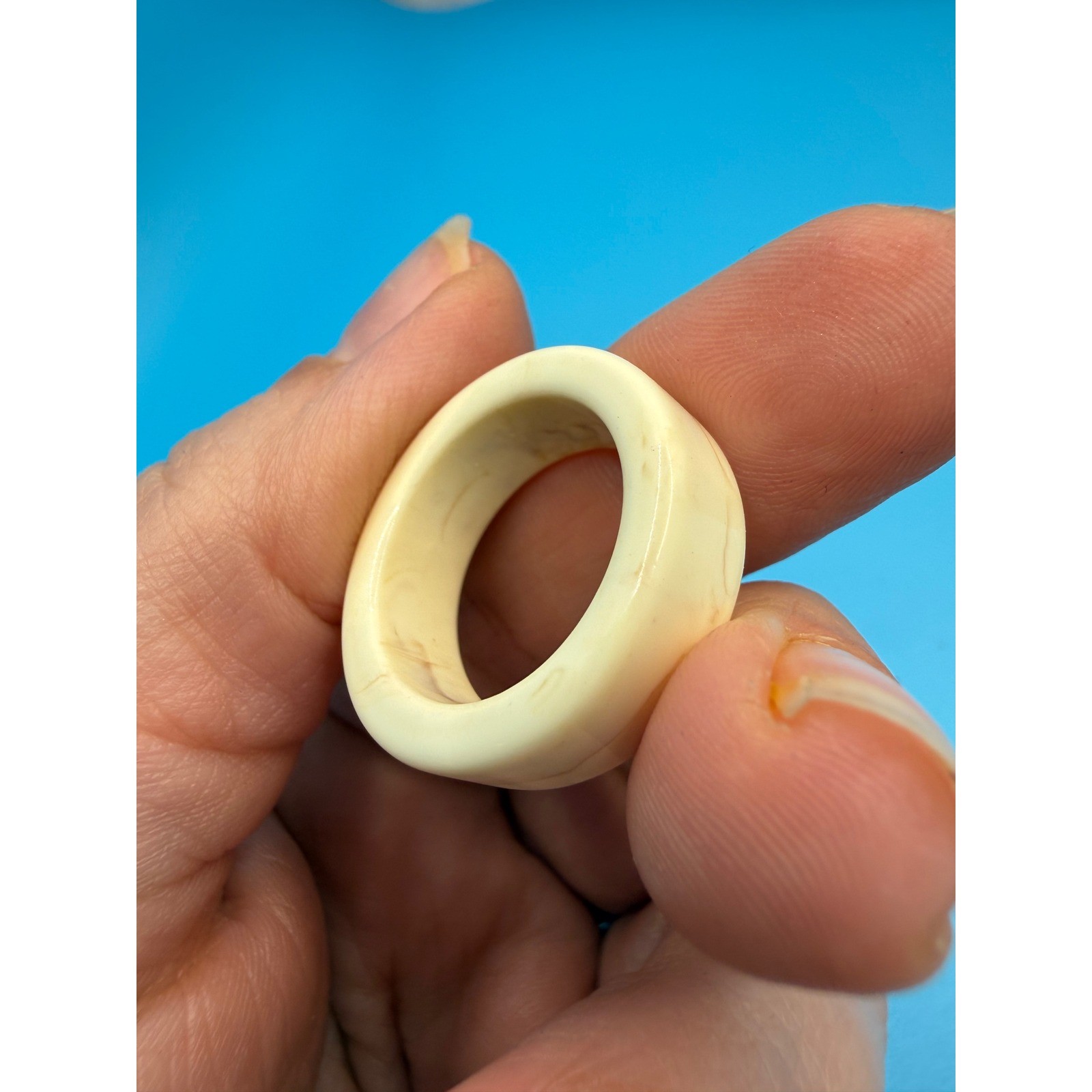 Vintage Cream Marbled Resin Band Ring Chunky Minimalist Size 7 Off-White Tan