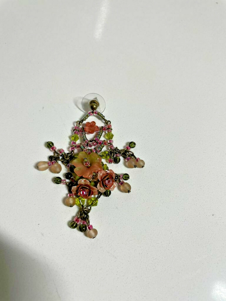 HANDCRAFTED FLORAL DESIGN EARREINGS