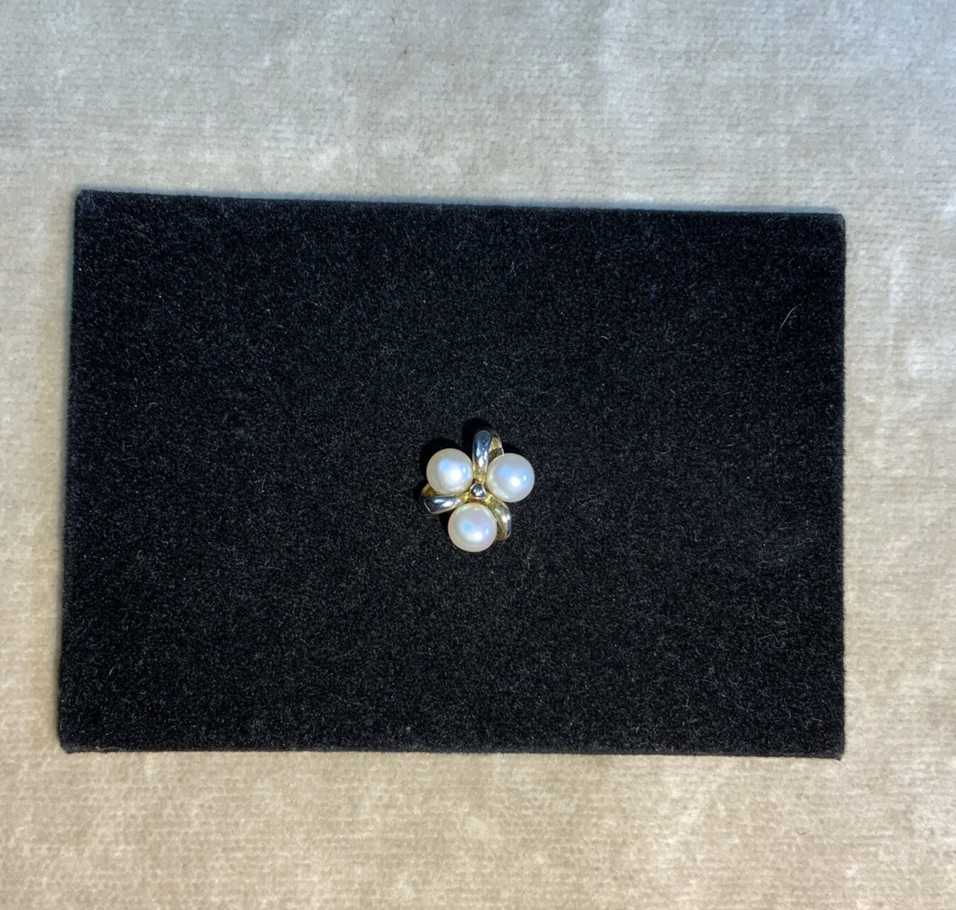Genuine 3 Pearl Pendant Unknown Base Metal