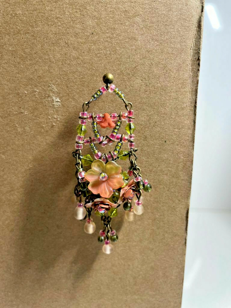 HANDCRAFTED FLORAL DESIGN EARREINGS
