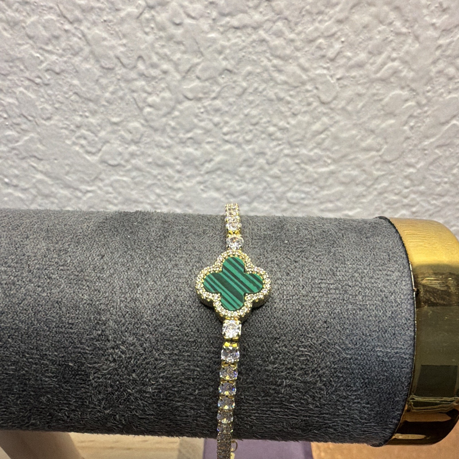 Gold-Tone Tennis Chain Bracelet Green Clover Charm Clear Stones Lobster Clasp