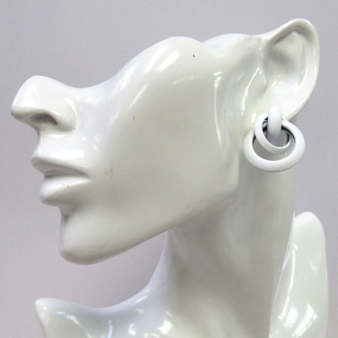 Summer White Twist Loop Design Pierced Earrings # 027 New