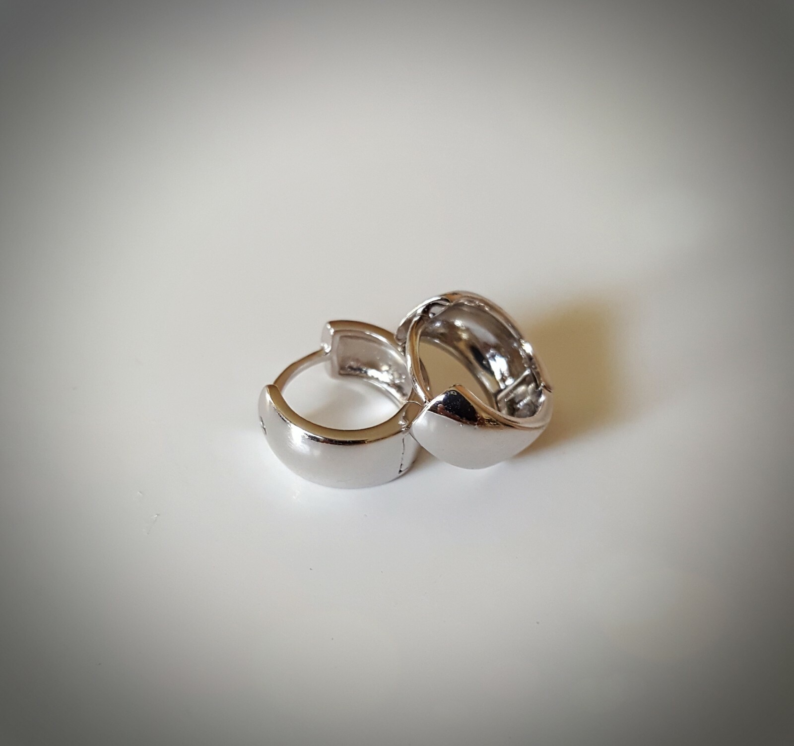 Smooth Hoops Earrings 18k White Gold Filled 11mm